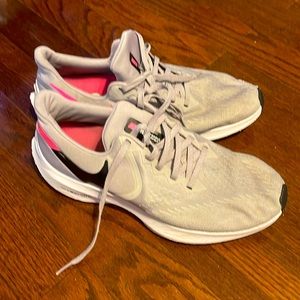 Nike Women's Gray and Pink Athletic Running Shoes